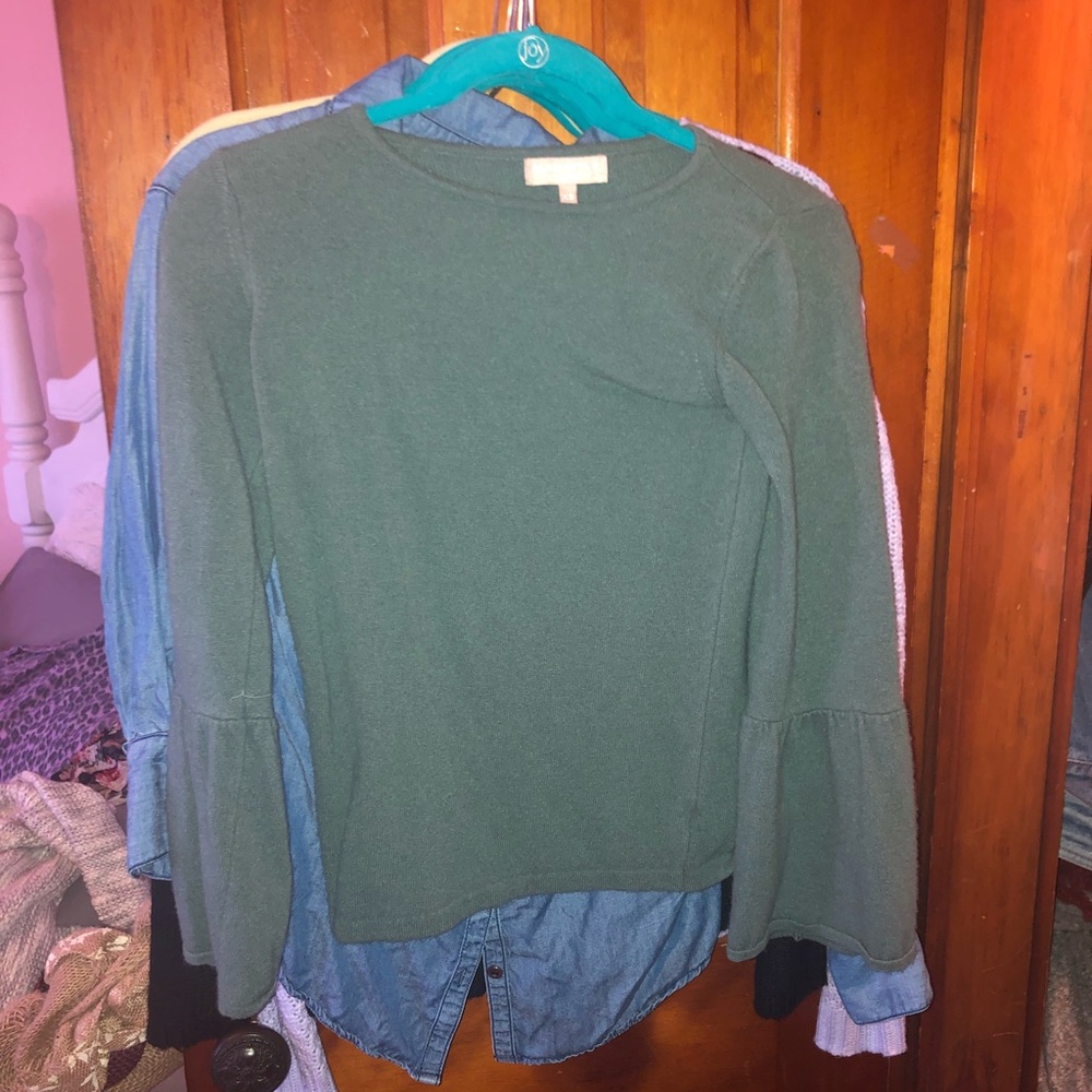 Flounce sleeve sweater